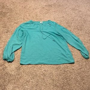 Green flowy long sleeve shirt